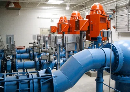 图1:科罗拉多州南部大会的增压泵站安装球阀由变速,多匝的致动器,安全,高容量泵控制(图片来源:奥玛)